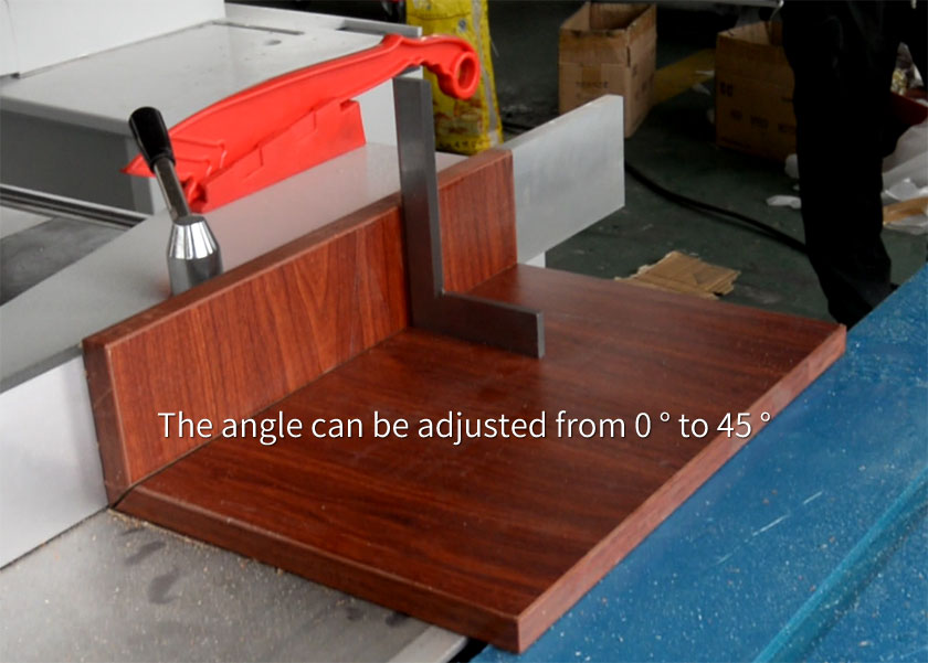 The angle can be adjusted from 0 ° to 45 °
